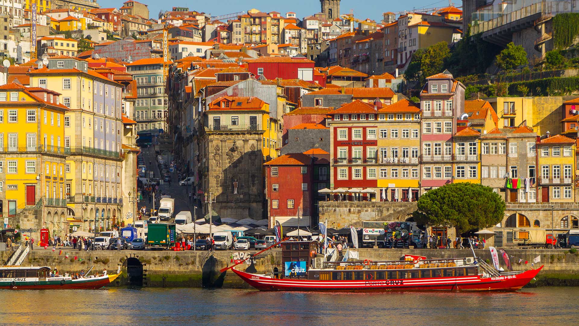 Portugal-Oporto-AdobeStock_329799337